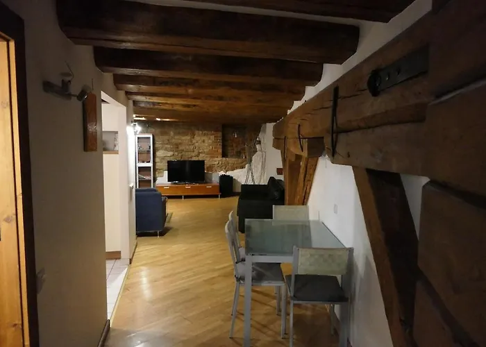 Vintage Barn One-Bedroom Flat